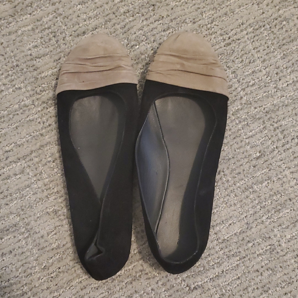 Balenciaga Chic Black and Tan Flats